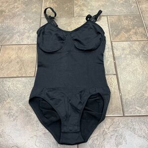 🔥3/$42 w FREE SHIPPING🔥 Black bodysuit body shaper